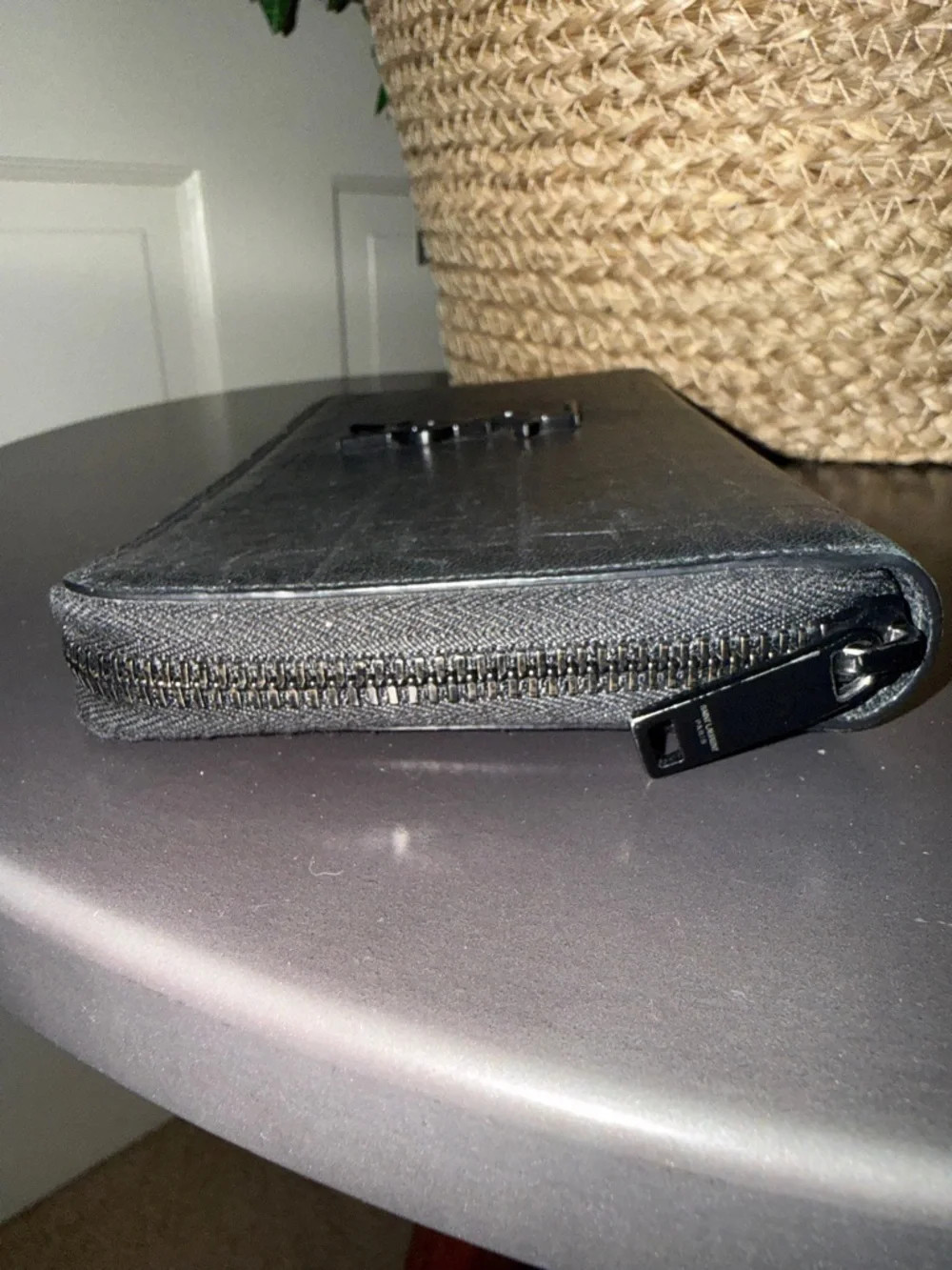 YSL Saint Laurent Black Croc-Embossed Zip Around Wallet with Black YSL Logo - Picture 5 of 13